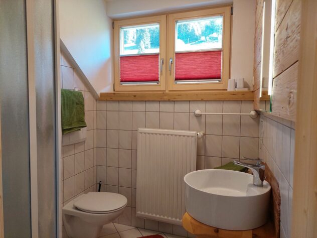 Das Badezimmer der Ferienwohnung Edith Siebenhofer